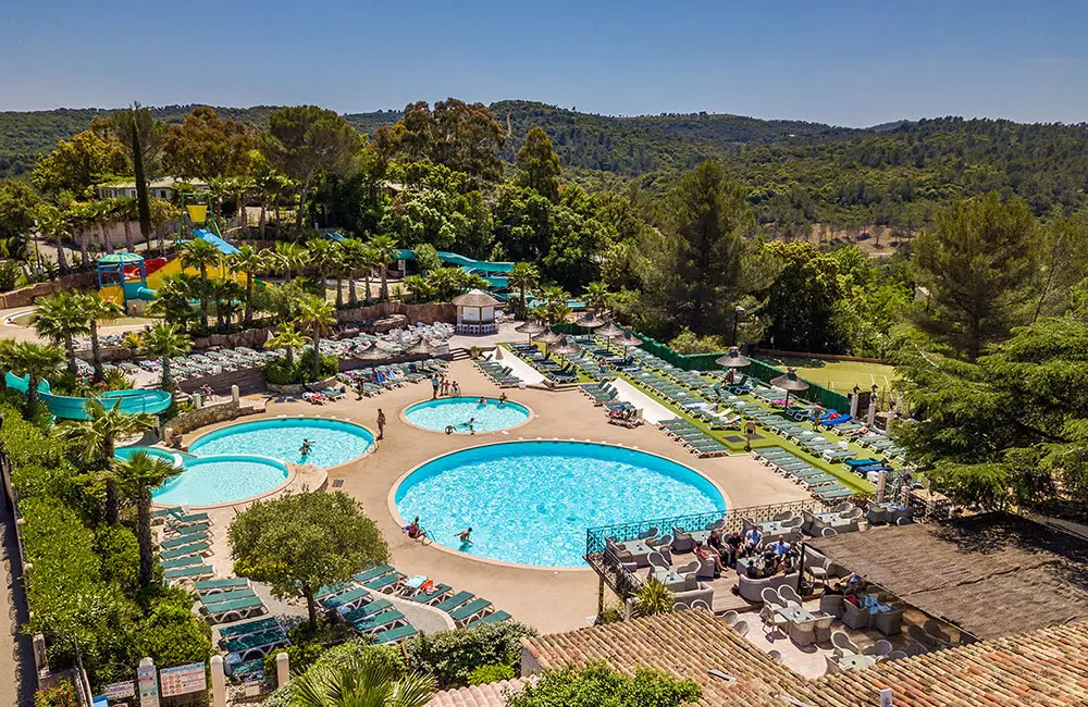 Camping couple dans le var avec cadre idyllique