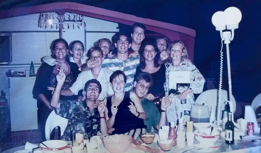Sommerabend mit der Familie vor dem Wohnwagen bei Esterel Caravaning, August 1994